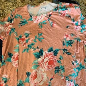 5/$20 Pulse Boutique Floral Top